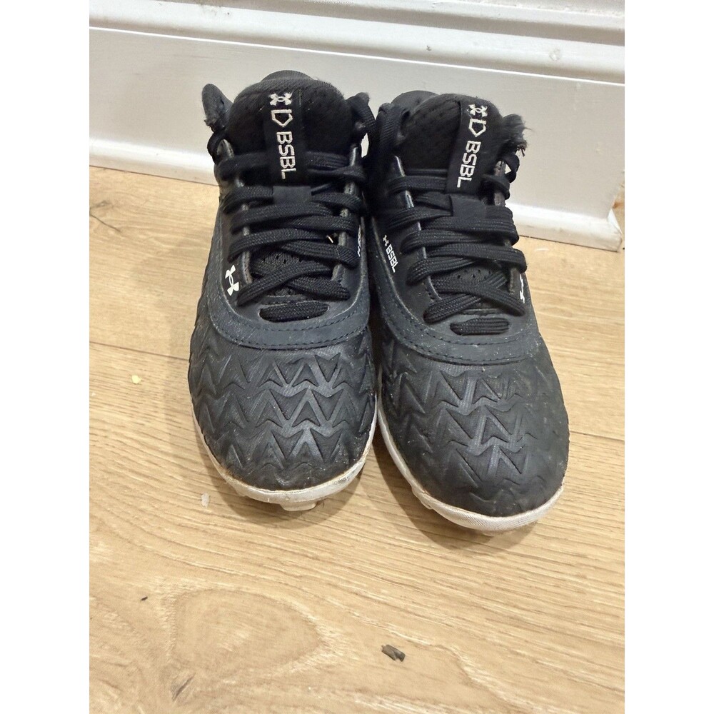 Under Armour boys Baseball Cleats size 11